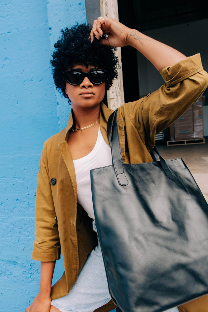 
            
                Load image into Gallery viewer, UnoEth Hanna Leather Tote - Black - Handmade in Ethiopia
            
        