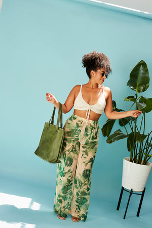
            
                Load image into Gallery viewer, UnoEth Hanna Leather Tote - Forest Green - Handmade in Ethiopia
            
        